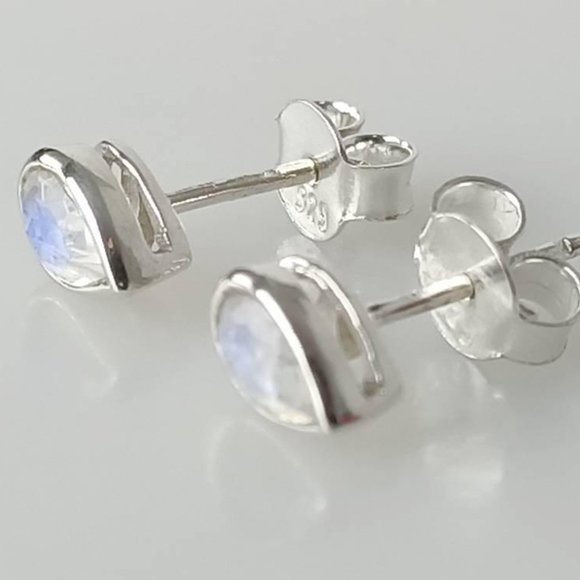 Genuine Moonstone Gemstones SOLID 925 SILVER Pear/Teardrop/Leaf Stud Earrings - Picture 2 of 10